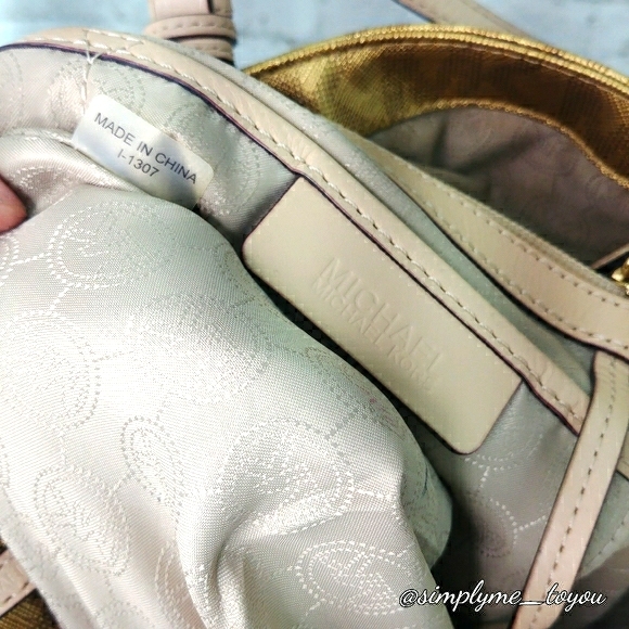 MICHAEL KORS JETSET TRAVEL SIGNATURE METALLIC TOTE - Picture 5 of 10